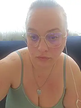 Snapshot of Blondibaby chatting on 05-24-26, 08:30 Blondibaby online show from 05-24-26, 08:30