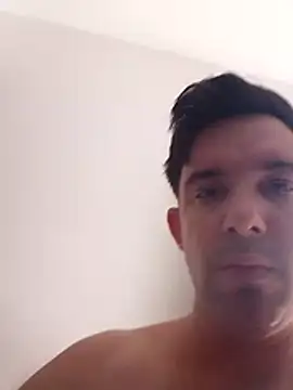 Snapshot of Roger1986_ chatting on 04-05-26, 03:09 Roger1986 online show from 04-05-26, 03:09