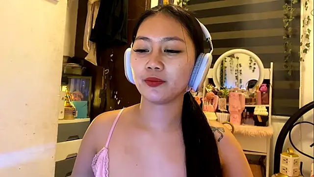 GlindaDejardin online show from 05-06-26, 05:18