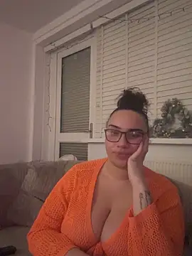 Snapshot of shayyxo chatting on 04-10-26, 08:02 shayyxo online show from 04-10-26, 08:02