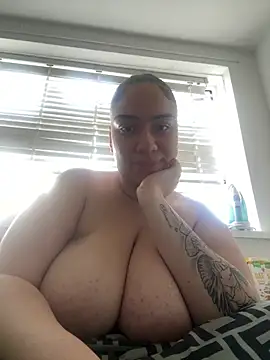 Snapshot of shayyxo chatting on 05-06-26, 08:52 shayyxo online show from 05-06-26, 08:52