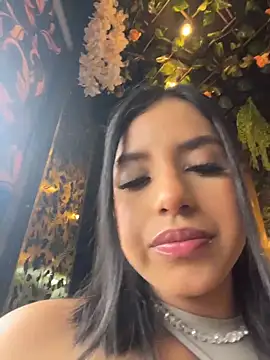Snapshot of SusanneGrace chatting on 05-17-26, 08:05 SusanneGrace online show from 05-17-26, 08:05