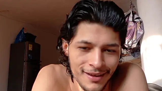 Snapshot of -Apolo_ayala-_- chatting on 04-24-26, 01:02 -Apolo ayala- - online show from 04-24-26, 01:02