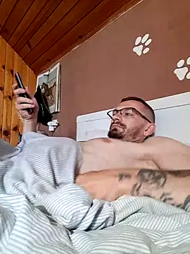 jozsi1995 online show from 05-13-26, 06:11