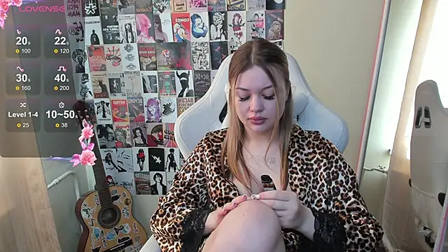 AmeliePeach online show from 05-15-26, 01:45