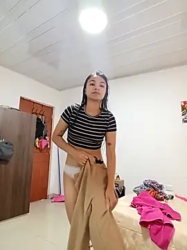 Snapshot of Leticia_Hinkley_ chatting on 04-14-26, 11:38 Leticia Hinkley online show from 04-14-26, 11:38