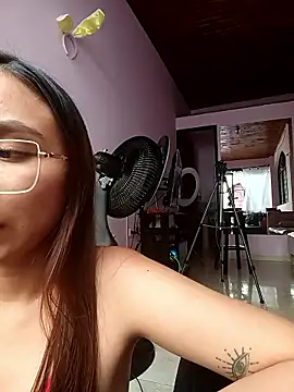 Snapshot of Leticia_Hinkley_ chatting on 04-18-26, 07:07 Leticia Hinkley online show from 04-18-26, 07:07