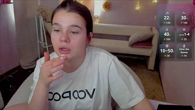 Snapshot of Kacey_Love chatting on 05-03-26, 06:08 Kacey Love online show from 05-03-26, 06:08
