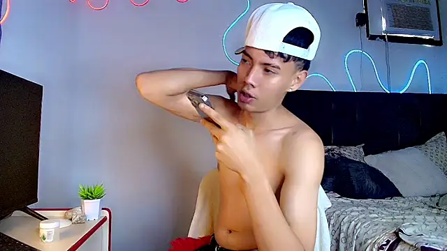 Ethan Noa online show from 04-13-26, 03:39