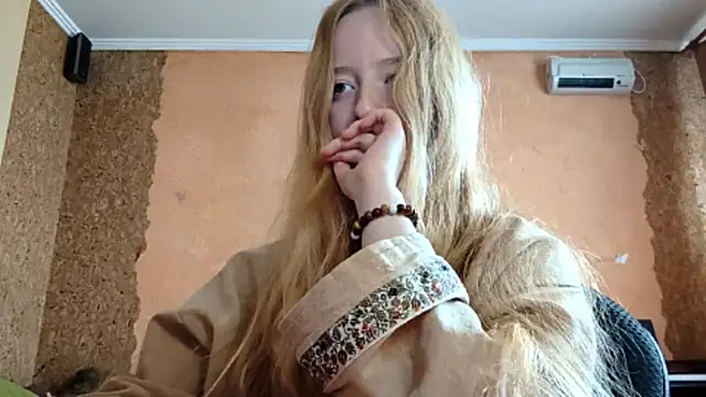 Snapshot of KateVibe_01 chatting on 04-23-26, 03:08 KateVibe 01 online show from 04-23-26, 03:08