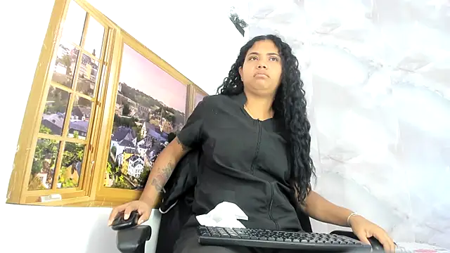 EllyBloom online show from 06-19-26, 01:37