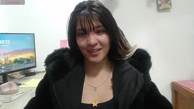 Snapshot of hannajonnes1 chatting on 05-19-26, 03:13 hannajonnes1 online show from 05-19-26, 03:13