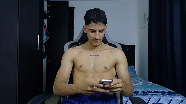 Snapshot of JakeMonroe chatting on 06-24-26, 09:14 JakeMonroe online show from 06-24-26, 09:14