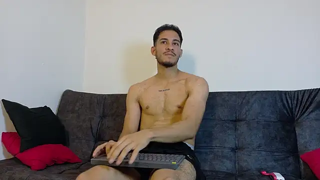 Snapshot of JakeMonroe chatting on 07-11-26, 08:33 JakeMonroe online show from 07-11-26, 08:33