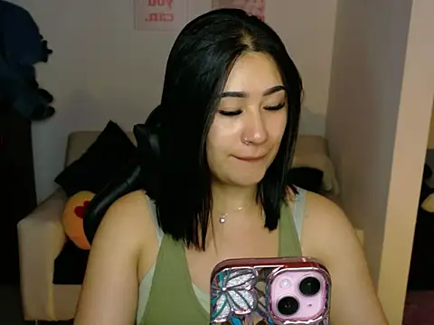 EvelynLeen  online show from 05-21-26, 07:10