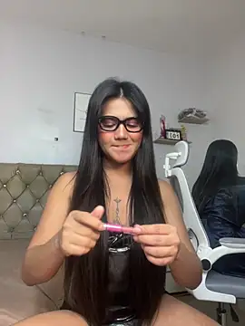 Snapshot of JassmineLove chatting on 04-28-26, 04:56 JassmineLove online show from 04-28-26, 04:56