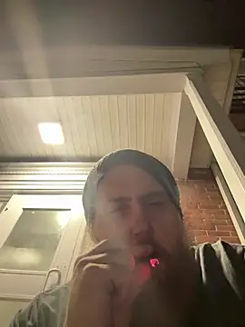 Snapshot of jayc23 chatting on 06-08-26, 03:51 jayc23 online show from 06-08-26, 03:51