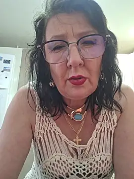 Snapshot of LaliaMia chatting on 04-18-26, 01:37 LaliaMia online show from 04-18-26, 01:37