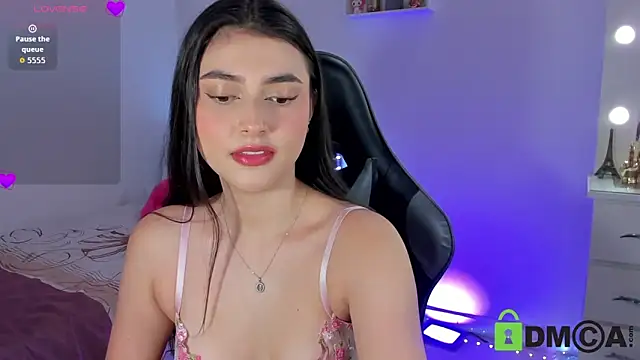 esmeralda le online show from 06-14-26, 12:18