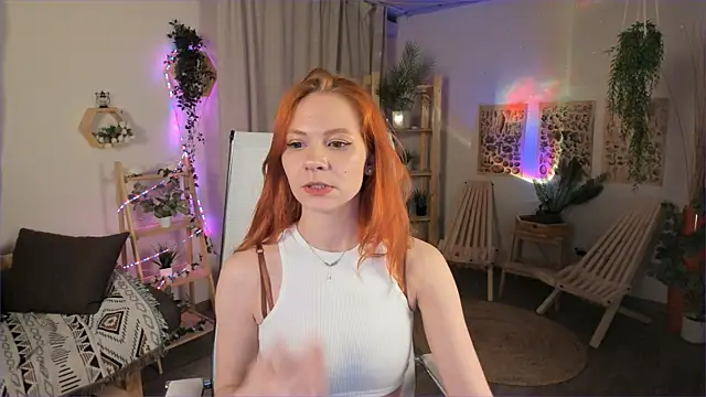 Snapshot of LisaAris chatting on 04-19-26, 06:10 LisaAris online show from 04-19-26, 06:10