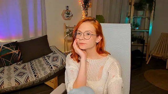 Snapshot of LisaAris chatting on 05-18-26, 06:25 LisaAris online show from 05-18-26, 06:25