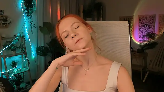 Snapshot of LisaAris chatting on 05-23-26, 06:34 LisaAris online show from 05-23-26, 06:34