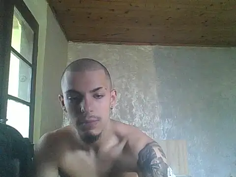 robertmrn112 online show from 06-12-26, 01:21