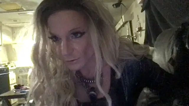 GypsiiCornel online show from 04-26-26, 02:42