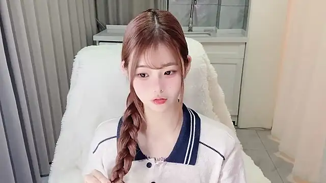 Snapshot of xiaoyugan_cute chatting on 06-11-26, 03:32 xiaoyugan cute online show from 06-11-26, 03:32