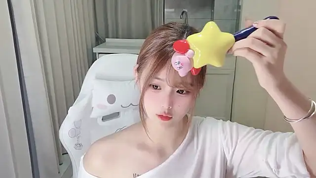 Snapshot of xiaoyugan_cute chatting on 06-24-26, 03:33 xiaoyugan cute online show from 06-24-26, 03:33