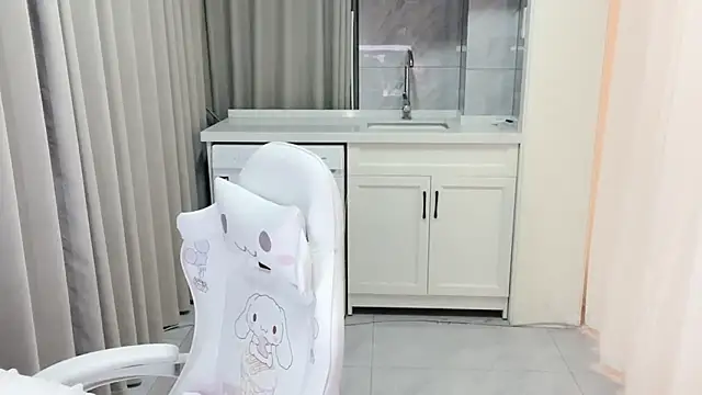 Snapshot of xiaoyugan_cute chatting on 07-11-26, 03:37 xiaoyugan cute online show from 07-11-26, 03:37