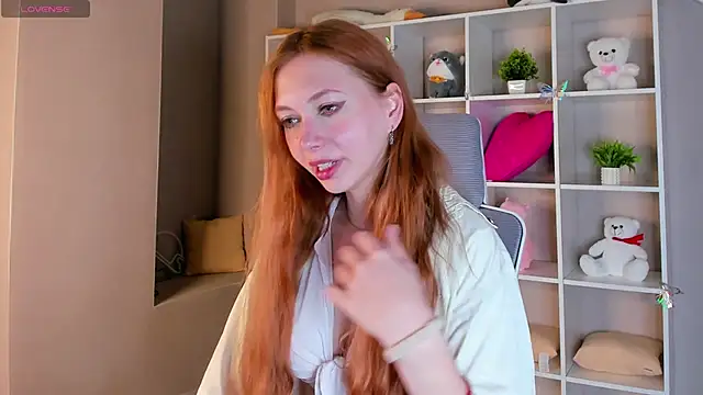 Snapshot of Sienna_Nyx chatting on 04-15-26, 09:38 Sienna Nyx online show from 04-15-26, 09:38