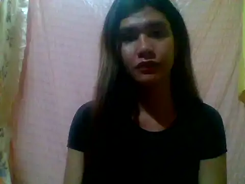 Snapshot of luna_veille chatting on 04-13-26, 01:38 luna veille online show from 04-13-26, 01:38