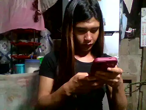 Snapshot of luna_veille chatting on 05-13-26, 06:55 luna veille online show from 05-13-26, 06:55