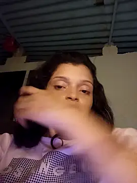 moni dulcesita online show from 04-07-26, 07:20