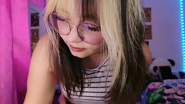 ZoeyDoll  online show from 04-26-26, 09:34
