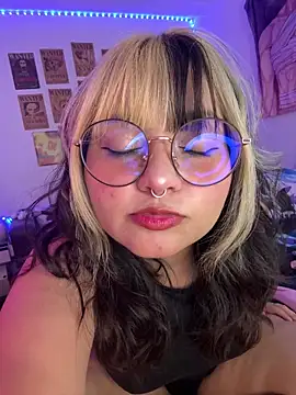 ZoeyDoll  online show from 04-29-26, 08:59