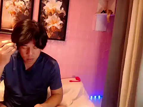 akiramoore online show from 05-14-26, 07:26