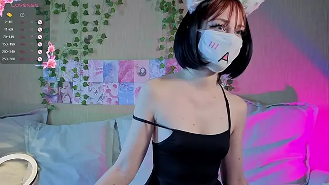 LunaNyanmi online show from 04-15-26, 09:49