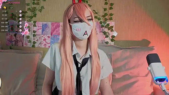 LunaNyanmi online show from 04-16-26, 09:54