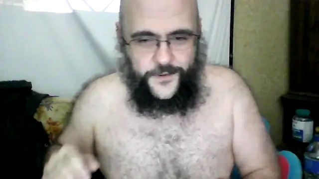 Snapshot of BriTheTopBear chatting on 05-18-26, 04:07 BriTheTopBear online show from 05-18-26, 04:07