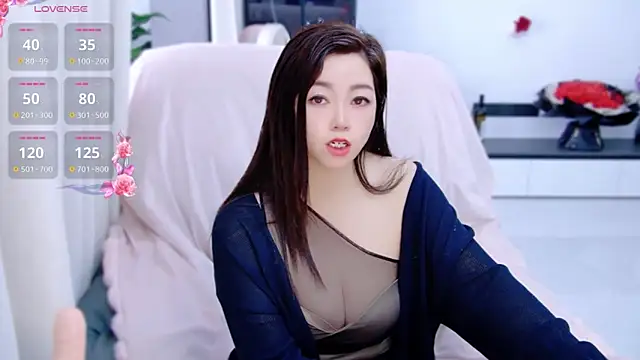 Snapshot of Millin-Mi chatting on 04-26-26, 01:47 Millin-Mi online show from 04-26-26, 01:47