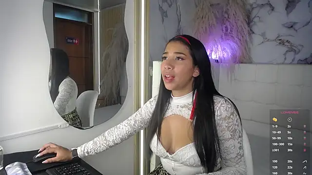 Snapshot of Taliasweet chatting on 05-19-26, 07:42 Taliasweet online show from 05-19-26, 07:42