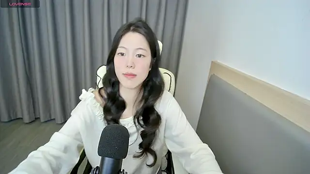 Snapshot of yizhixiaolulu chatting on 04-07-26, 06:14 yizhixiaolulu online show from 04-07-26, 06:14