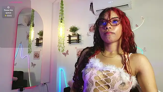 Daviana hill  online show from 04-09-26, 01:05