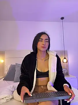 dhalia lux  online show from 04-24-26, 01:41