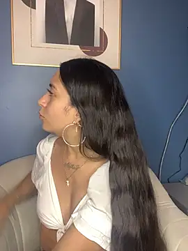 DulceLatinaxo online show from 04-24-26, 09:39