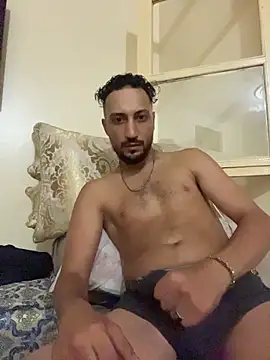 Snapshot of legende59 chatting on 06-10-26, 11:24 legende59 online show from 06-10-26, 11:24