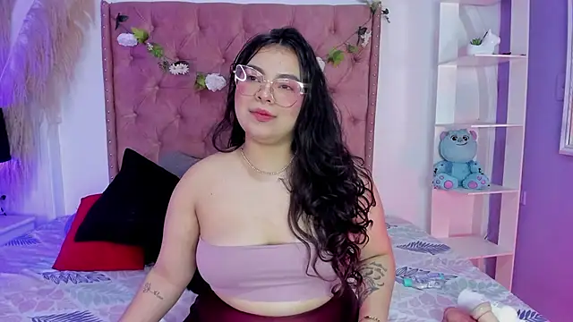 Snapshot of ROSELEI_ chatting on 05-03-26, 09:15 ROSELEI online show from 05-03-26, 09:15