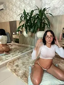 Snapshot of LiriaSweetie chatting on 04-11-26, 01:26 LiriaSweetie online show from 04-11-26, 01:26